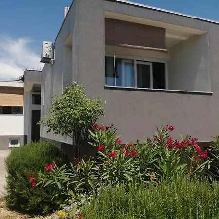Apartman Dora 2